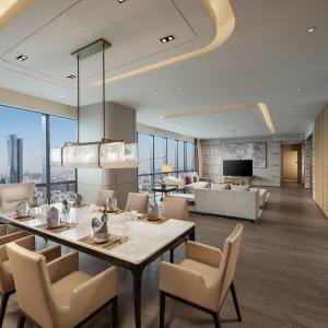 Presidential Suite with Lounge Access