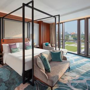 Mandarin Suite
