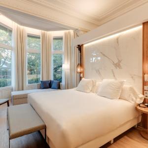 Suite Suite Tibidabo 32 with Hammam, Hydromassage Bathtub and Sauna