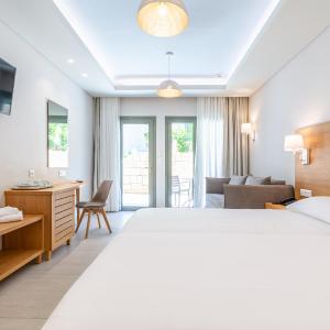 Triple Room with Garden View