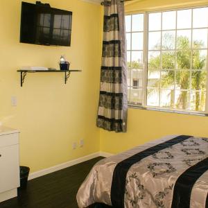 Double Room with Shared Bathroom