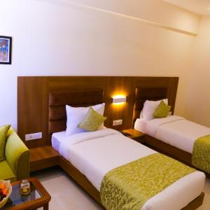 Deluxe Double or Twin Room with Mountain View