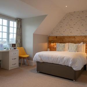 Classic Double with Shower Only Ensuite
