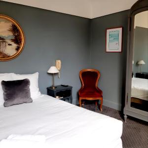 Queen Room with Garden View