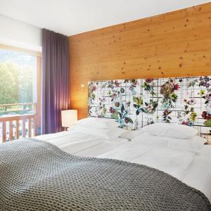 Deluxe One-Bedroom Suite