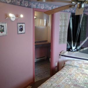 Queen Room with Spa Bath