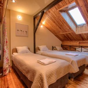Quadruple Room with Private Bathroom