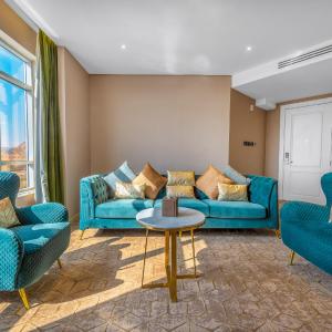 Junior Suite with Mountain View