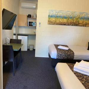 Twin Room-No Pets Allowed