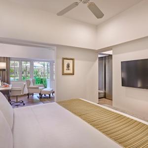 Poolside Suite