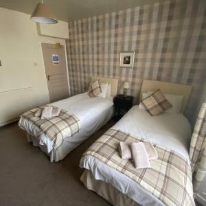 Twin Room with Private Bathroom