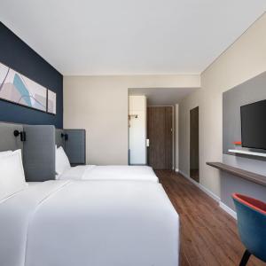 Standard Twin Room with Garden View
