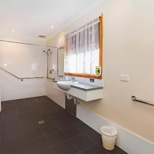 Queen Room - Disability Access