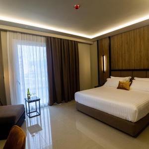 Deluxe Double Room with Balcony and Sea View
