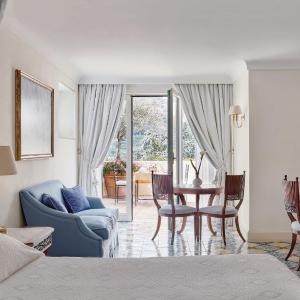 Double or Twin Room with Terrace and Garden View