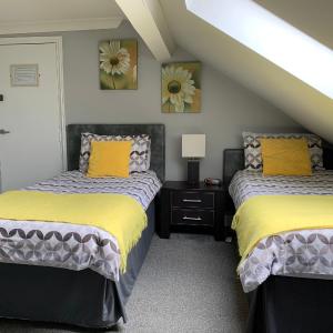 Twin Room with Shared Bathroom