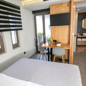 Premier Suite 2 with Outdoor Hot Tub