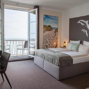 Double Room with Balcony and Sea View