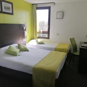 Triple Room with 1 Double and 1 Single Bed