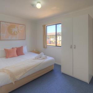 Two Bedroom Bushland Spa Cabin