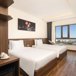 Superior Queen Room with Two Queen Beds