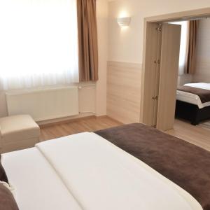 Deluxe Family Suite