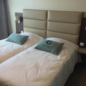 Twin Room with Shower