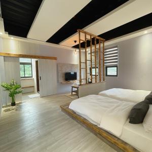Deluxe Triple Room with Sea View