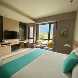 Double Room with Mountain View