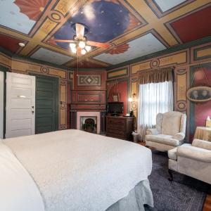 King Room (Victorian) with Shared Bath