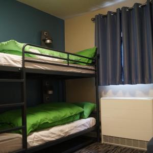 5 Bed Private Room Shared Bathroom