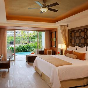 Preferred Club Junior Suite Swimout King