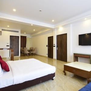 Deluxe Family Room
