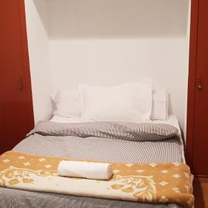 Single Room with Private Bathroom