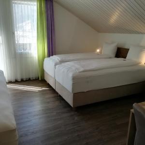 Triple Room with Lake View