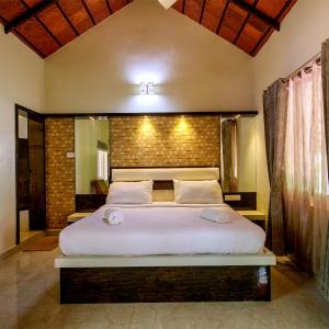 Deluxe Double Room (2 Adults + 1 Child)