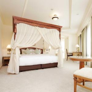 Noble Suite Double Room with Garden View - Non-Smoking
