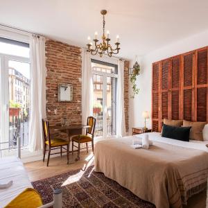 Double Room with Shared Bathroom