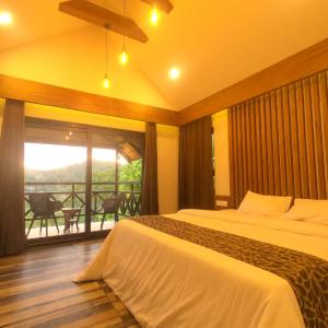 Junior Suite with Balcony