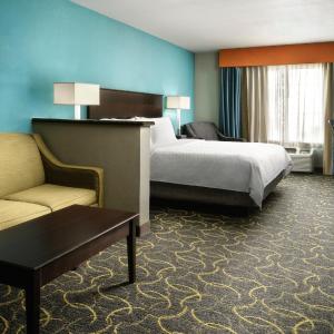 One-Bedroom King Suite - Non-Smoking