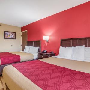 Queen Room with Two Queen Beds - Non-Smoking