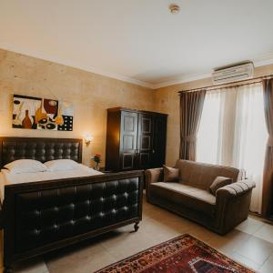 Deluxe Double Stone Room