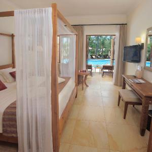 Fisherman Swim-Up Junior Suite Pool & Garden View (18+ years old)