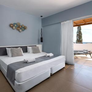 Twin Room with Sea View