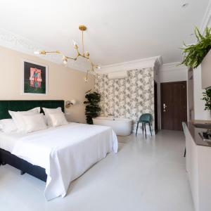 Studio with Spa Bath
