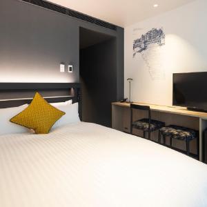 Standard Double Room with Lounge Access - Non-Smoking