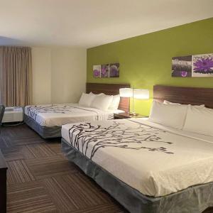 Queen Room with Two Queen Beds - Non-Smoking