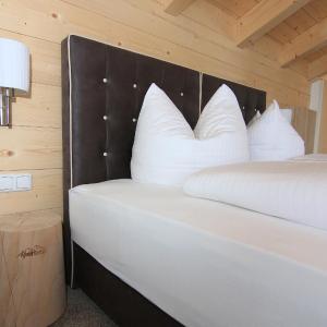 Superior Double Room with Balcony and Bathtub