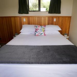 Superior One-Bedroom Apartment