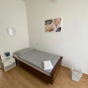 Single Room with Shared Bathroom